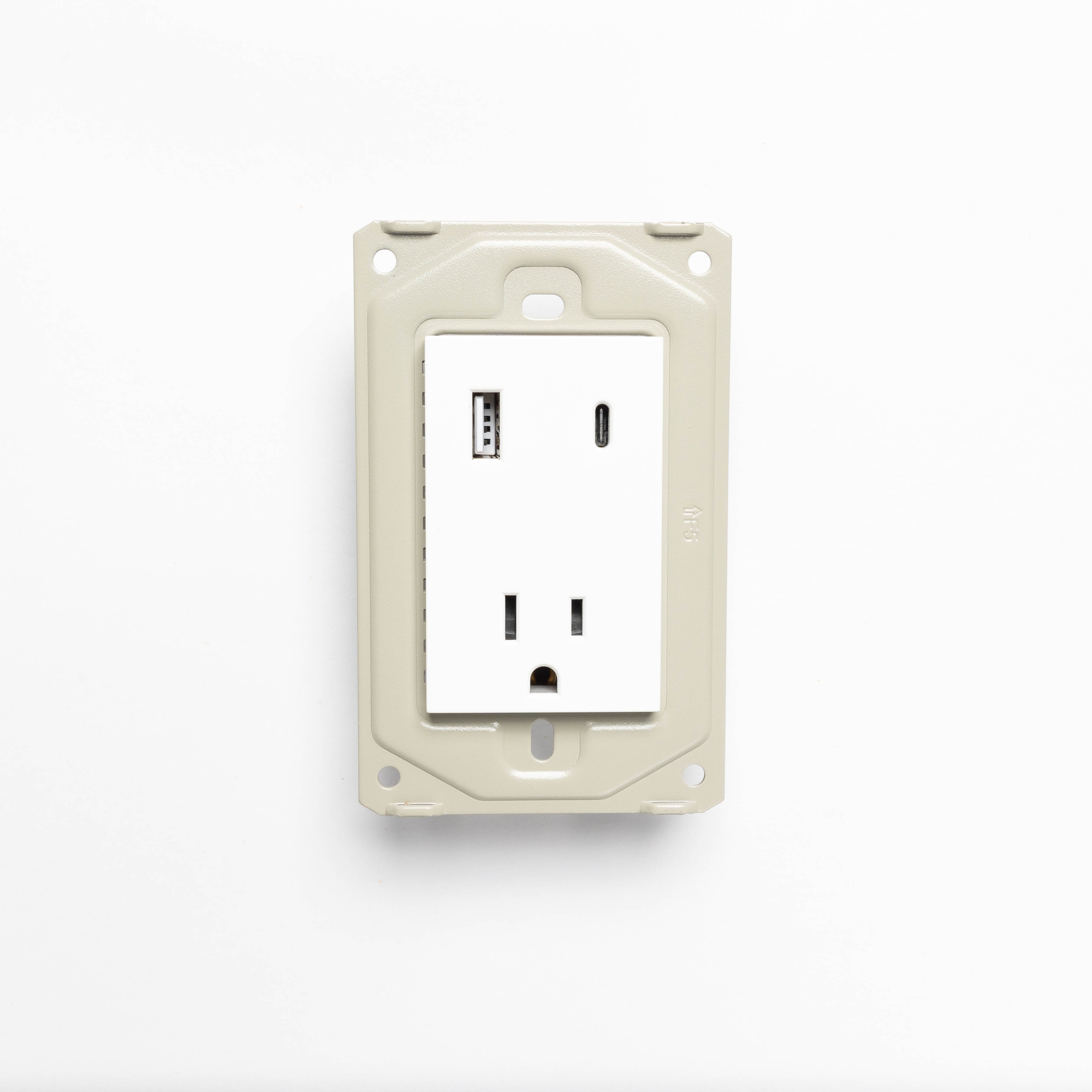 TOMA SENCILLO + 1 USB + 1 USBC REF: MT-B034