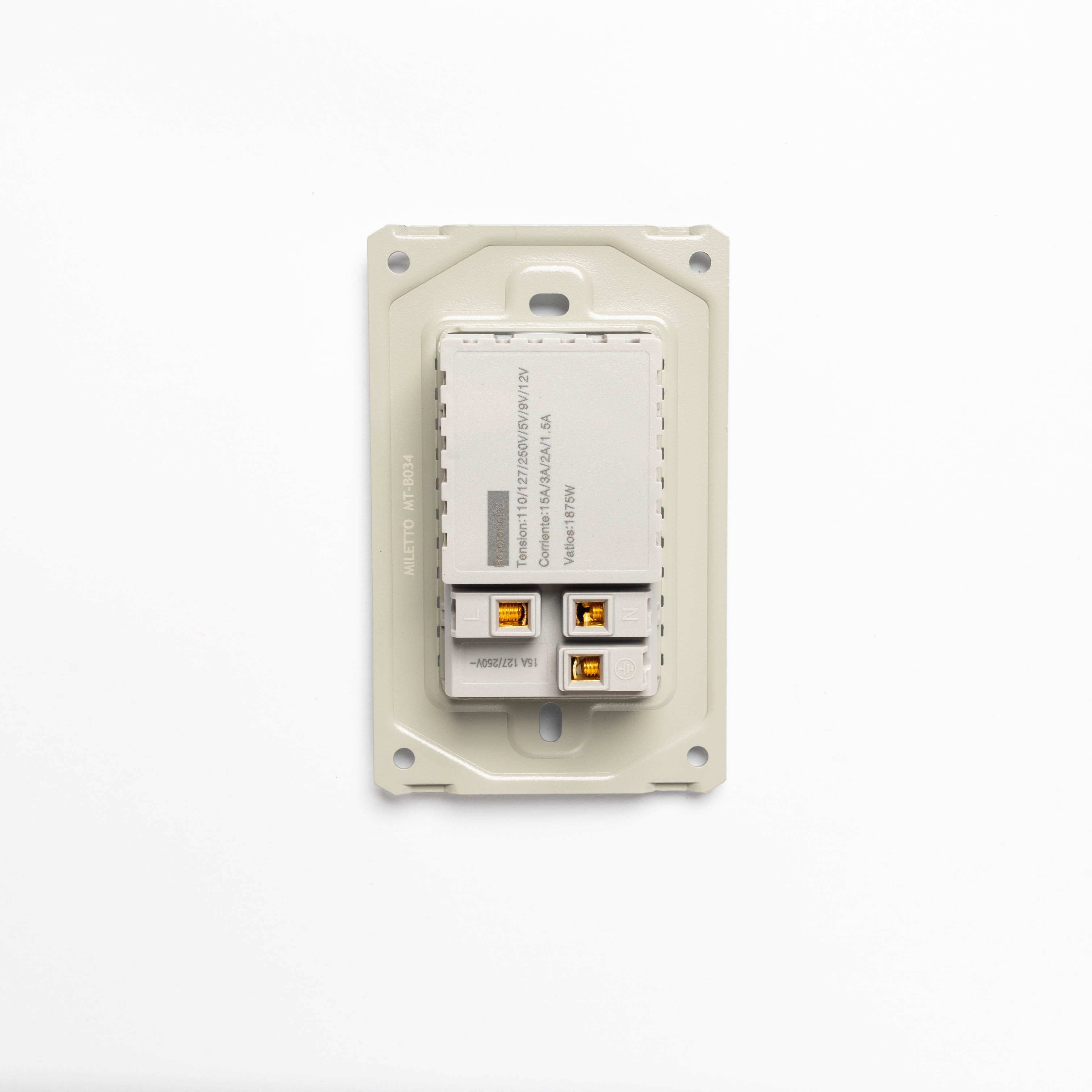 TOMA SENCILLO + 1 USB + 1 USBC REF: MT-B034
